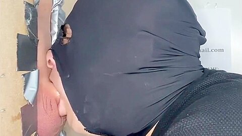 Diqsuqr – Slow Deepthroating The Str8 Bwc At The Gloryhole!
