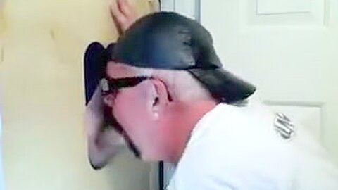 Gloryhole Married Boyfrend Returns To Feed